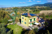 Villa Indipendente con piscina (CALVI DELL'UMBRIA 450)