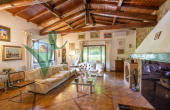 VILLA INDIPENDENTE CON PISCINA (FORMELLO 599)