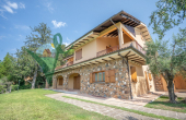 VILLA INDIPENDENTE CON PARCO (FORMELLO 14)